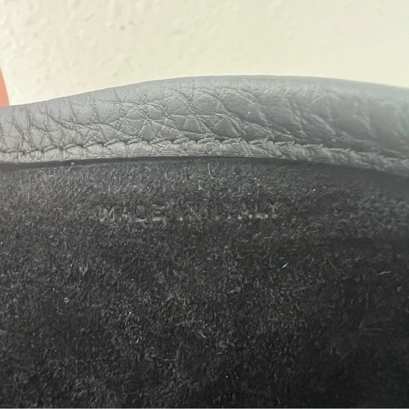 New THE ROW Large NS Tote Hook Shoulder Bag Purse in Black Leather - Picture 9 of 13